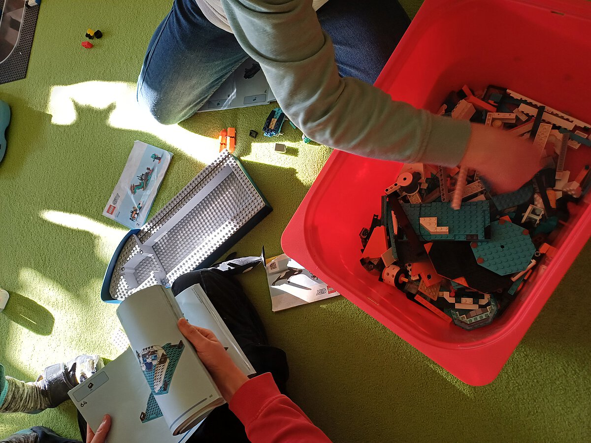 LEGO spielen m Hort Hermsdorf