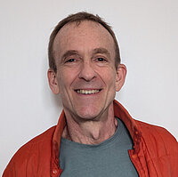 Keith Lyons, Englischlehrer
