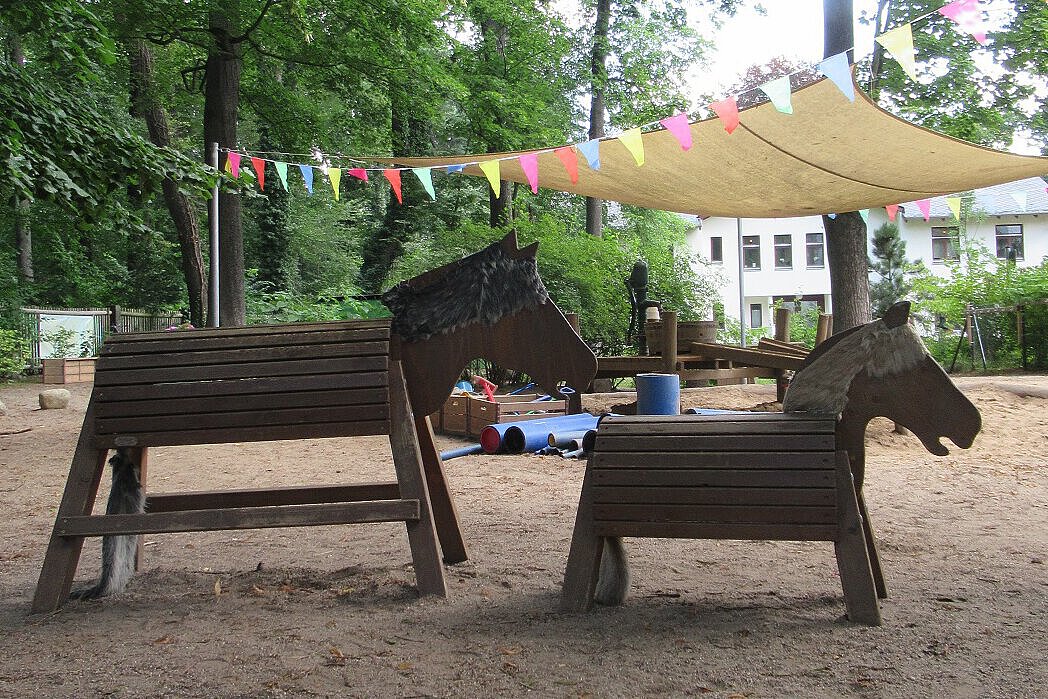 Holzpferde