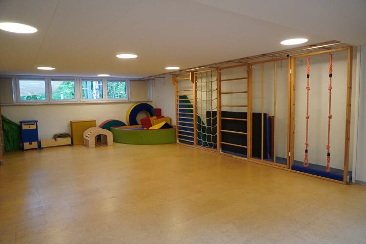 Bewegungsraum Kindergarten Kita Hölderlinstraße