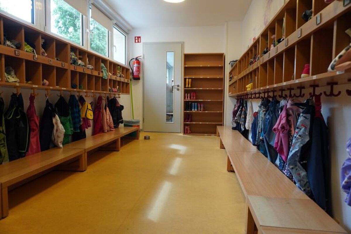 Garderobe Krippe Kita Hölderlinstraße